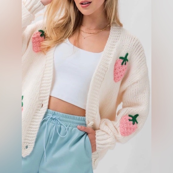 Luna Ivy Chunky Green W/ Pink Strawberries Button Up Cardigan NWT Size M - Picture 5 of 10